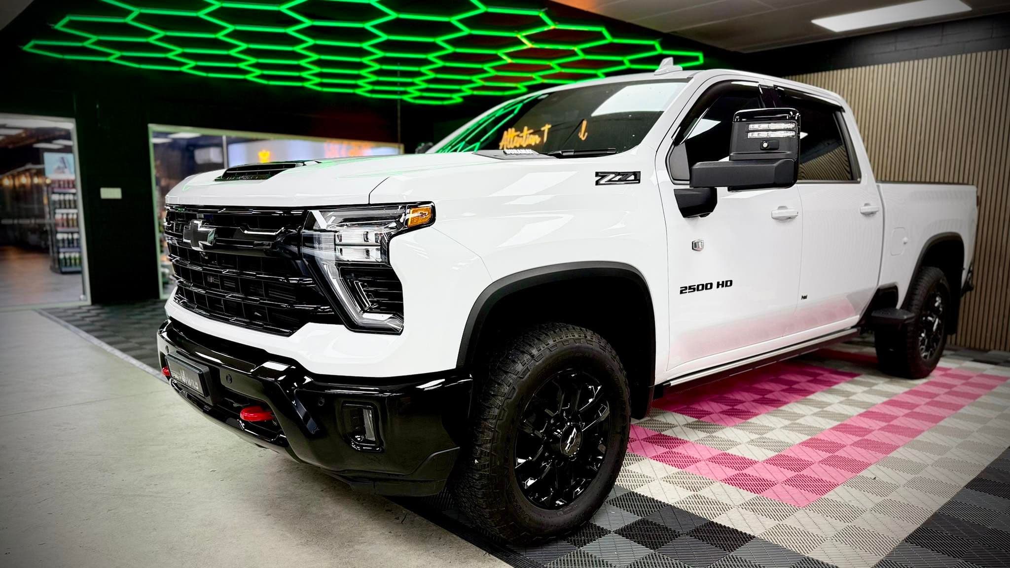 Vehicle Custom Wide — Stealth Conversion + Ceramic